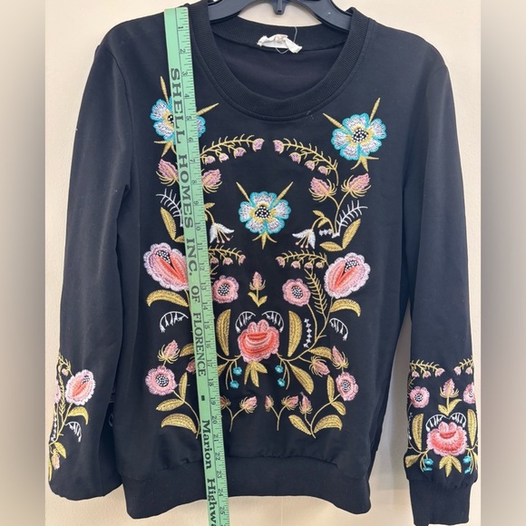 Black Solitaire Embroidered Sweater, size large - Picture 3 of 5